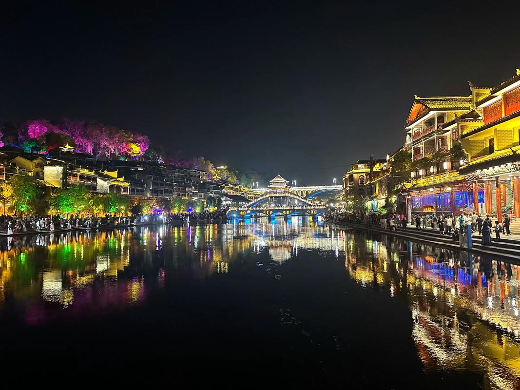 凤凰古城夜景